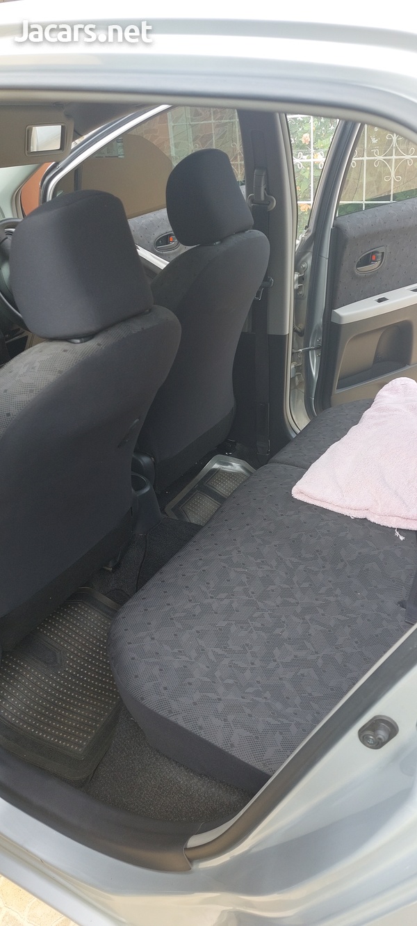 Toyota Vitz 1,3L 2010-3
