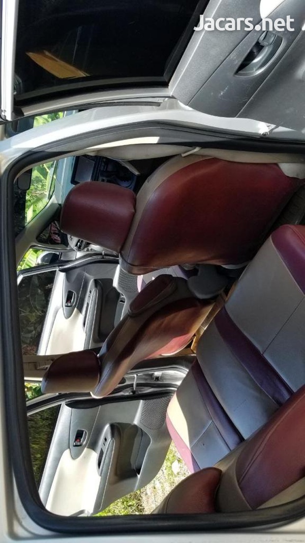 Toyota Wish 1,8L 2011-3