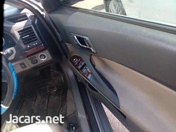 Toyota Isis 1,8L 2011-10