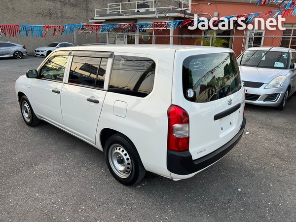 Toyota Probox 1,5L 2017-3