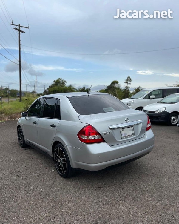 Nissan Tiida 1,5L 2011-7