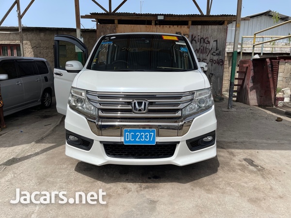 Honda Stepwgn Spada 2,0L 2013-1