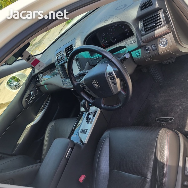 Toyota Crown 2,5L 2013-5