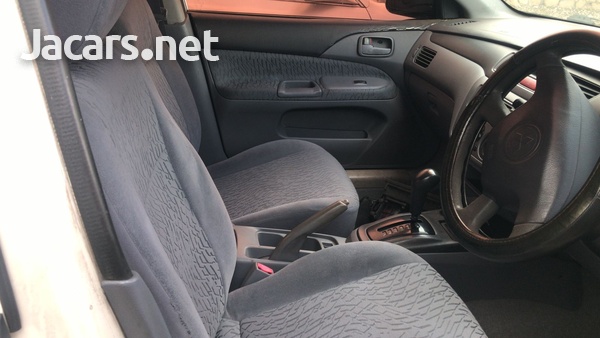 Mitsubishi Lancer 1,5L 2000-7