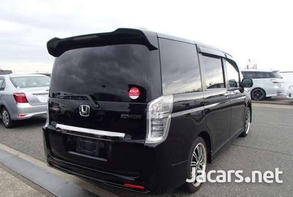 Honda Stepwgn Spada 1,9L 2013-11