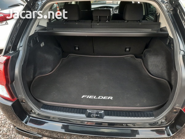 Toyota Fielder 1,5L 2013-12