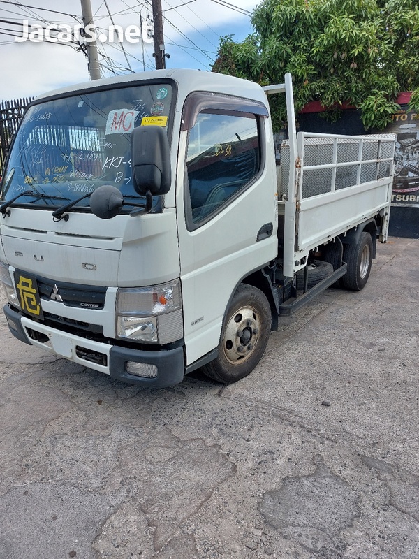 Mitsubishi Fuso 7 ton truck with tail lift-1