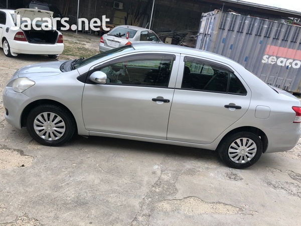 Toyota Belta 1,2L 2012-3
