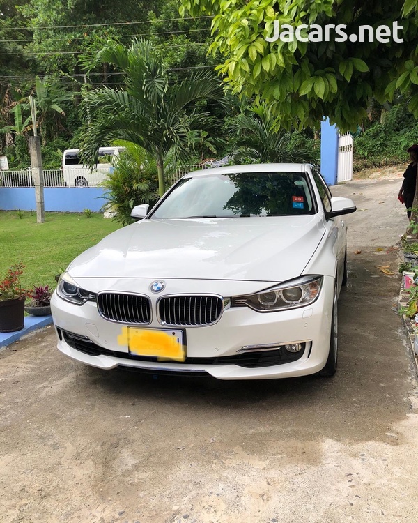 BMW 3-Series 2,0L 2013-1