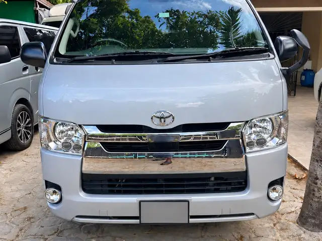 2019 Toyota Hiace Regius, Saint Catherine
