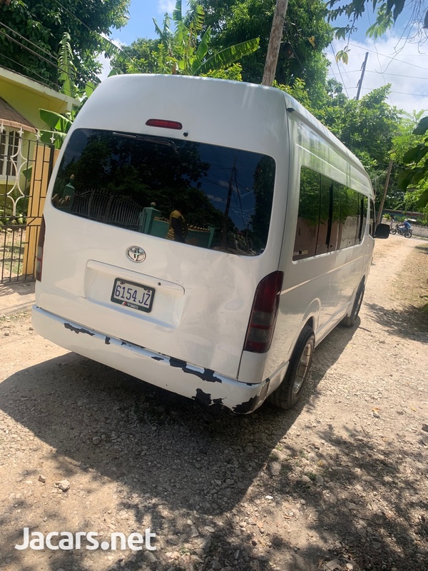 Toyota Hiace 5,0L 2010-3