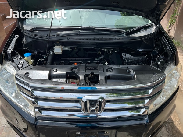 Honda Stepwgn 2,0L 2013-12