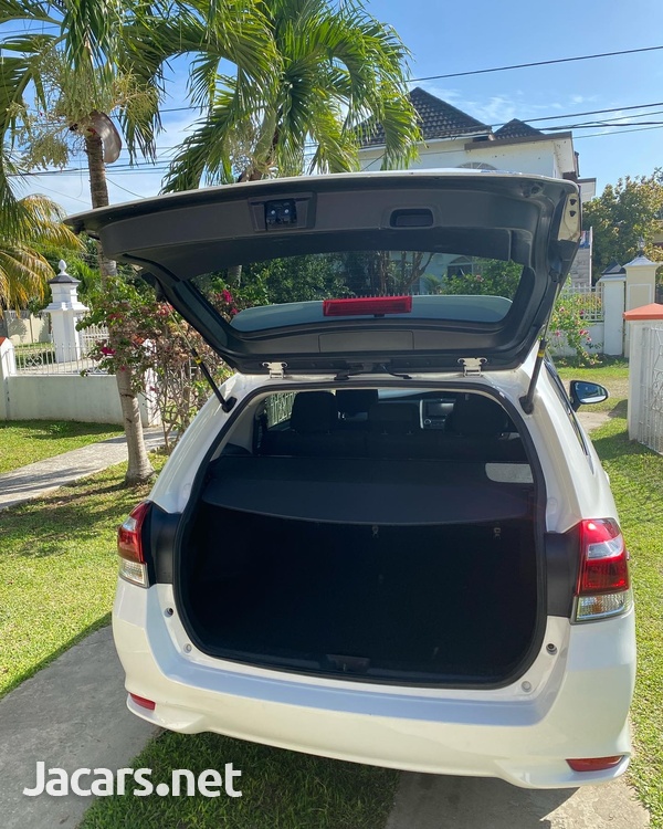 Toyota Fielder 1,5L 2016-7