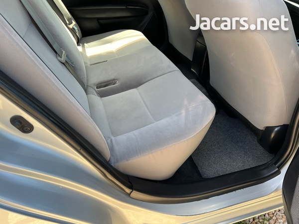 Toyota Axio 1,5L 2013-9