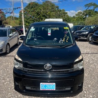 Toyota Voxy 2,0L 2013 Toyota Voxy 2,0L 2013