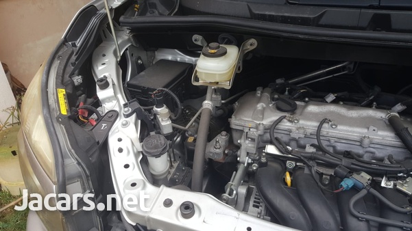 Toyota Voxy 2,0L 2013-2