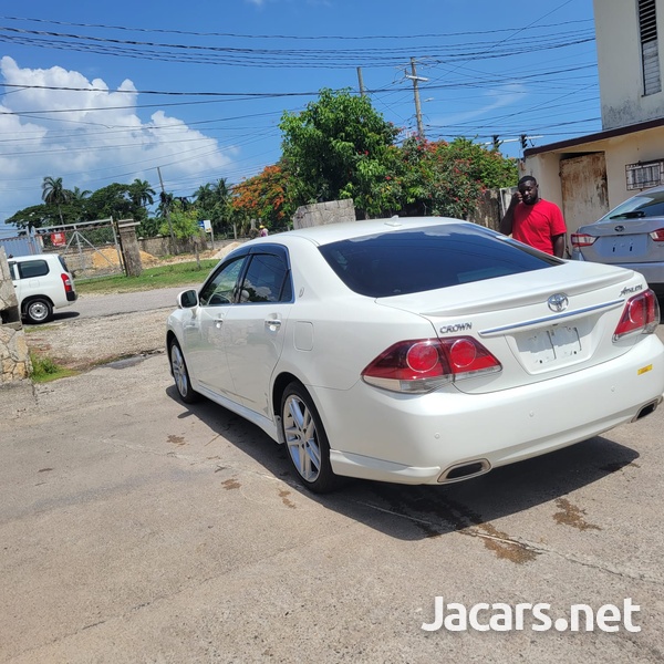 Toyota Crown 2,5L 2013-4
