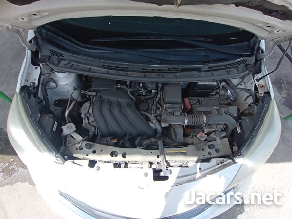Nissan Versa 1,3L 2014-9