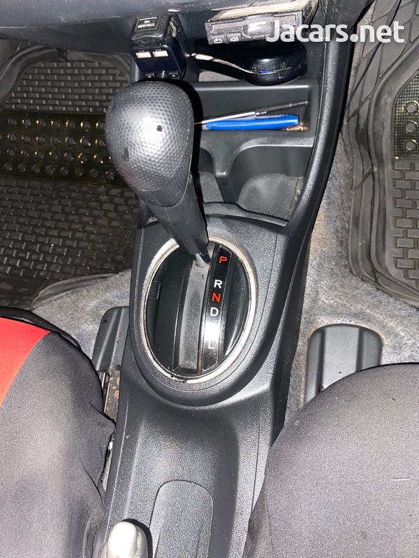Honda Fit 1,5L 2013-4