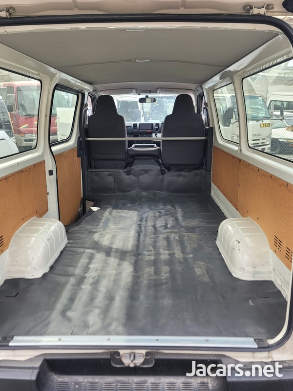 Toyota Hiace 3,0L 2015-6