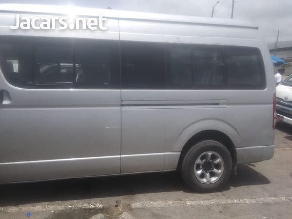 Toyota Hiace 3,0L 2012-4