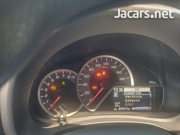 Toyota Vitz 1,5L 2015-6
