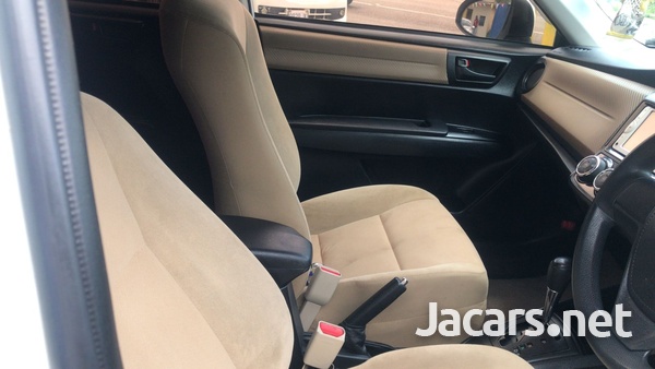 Toyota Axio 1,5L 2012-7