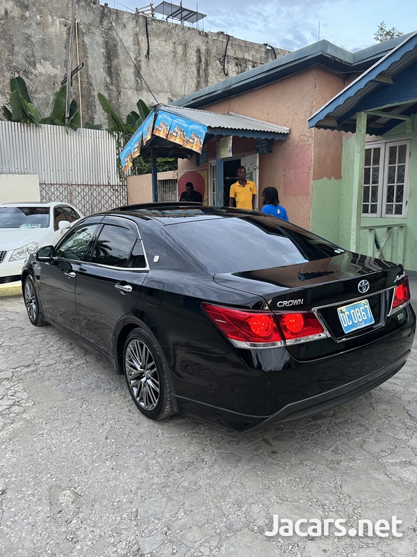 Toyota Crown 2,5L 2013-4