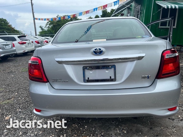 Toyota Axio 1,5L 2016-8