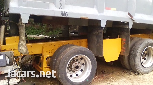 International Dump Truck 9200-7