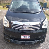 Toyota Noah 2,0L 2013 Toyota Noah 2,0L 2013
