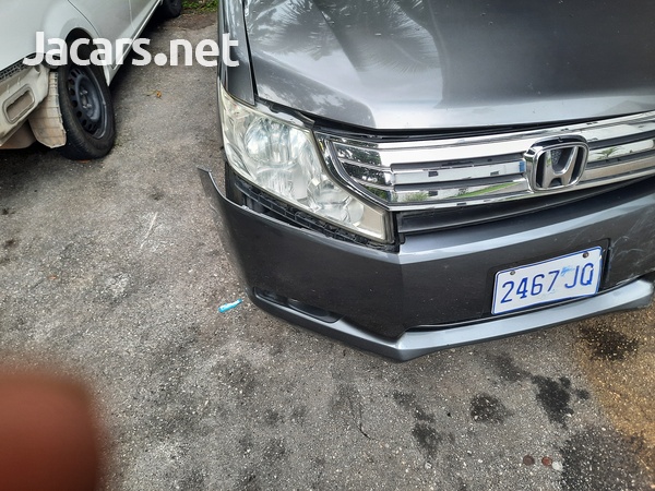 Honda Stepwgn 2,0L 2011-3