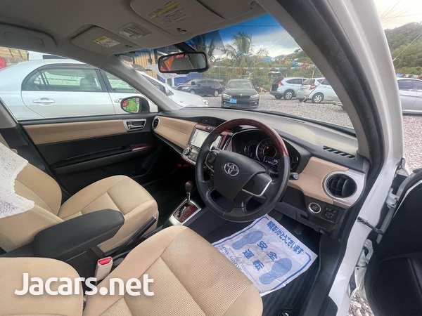Toyota Axio 1,5L 2013-4