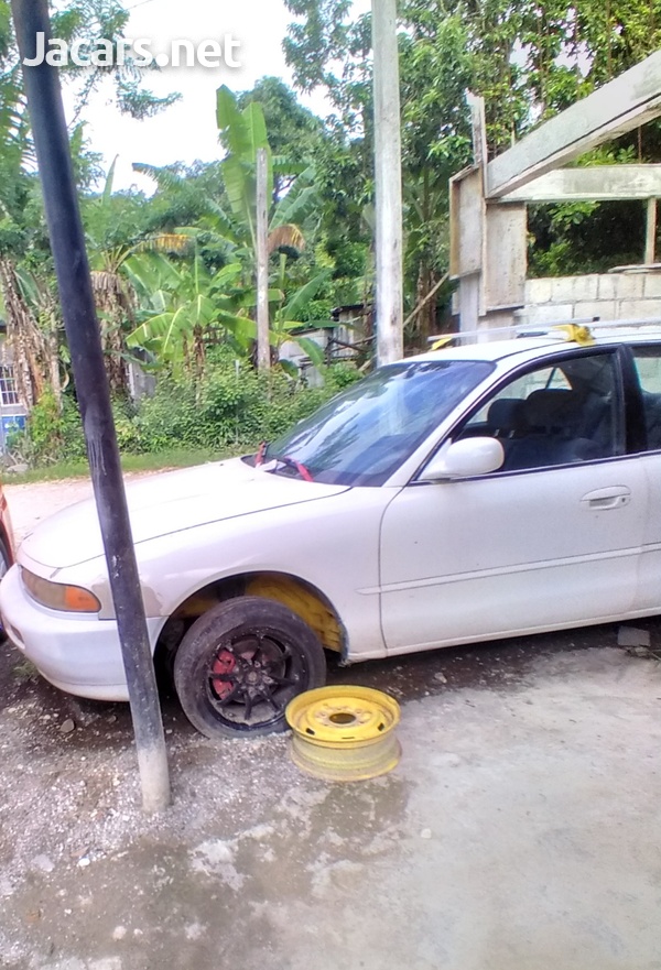 Mitsubishi Lancer 1,3L 1995-4