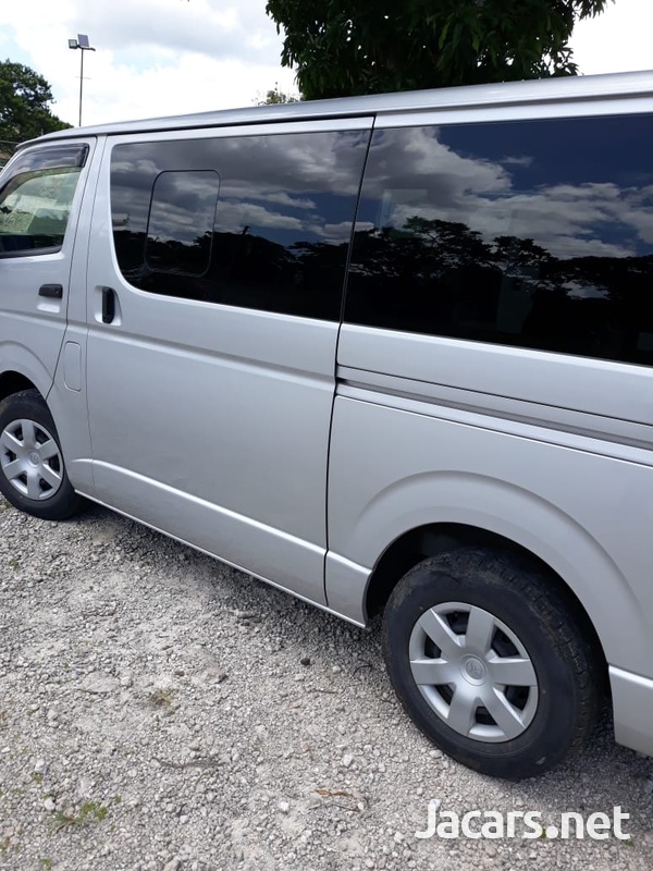 Toyota Hiace 2,5L 2015-10