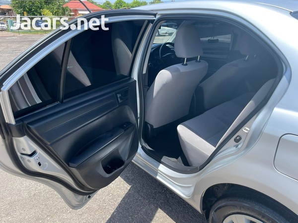 Toyota Axio 1,5L 2017-9