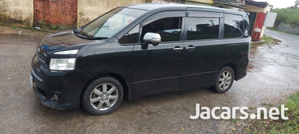 2010 Toyota Voxy-2