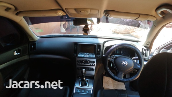 Nissan Skyline 3,5L 2013-5