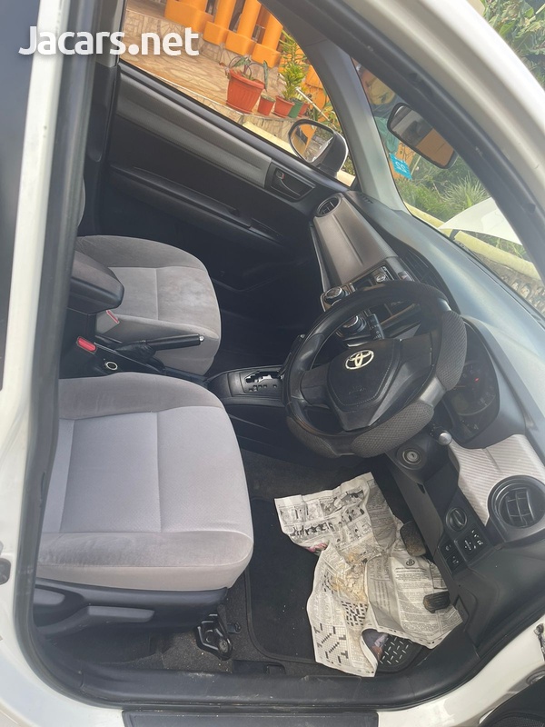 Toyota Axio 1,5L 2013-6