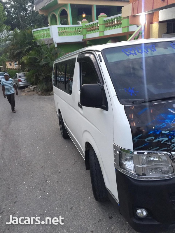 Toyota Hiace 3,0L 2013-6