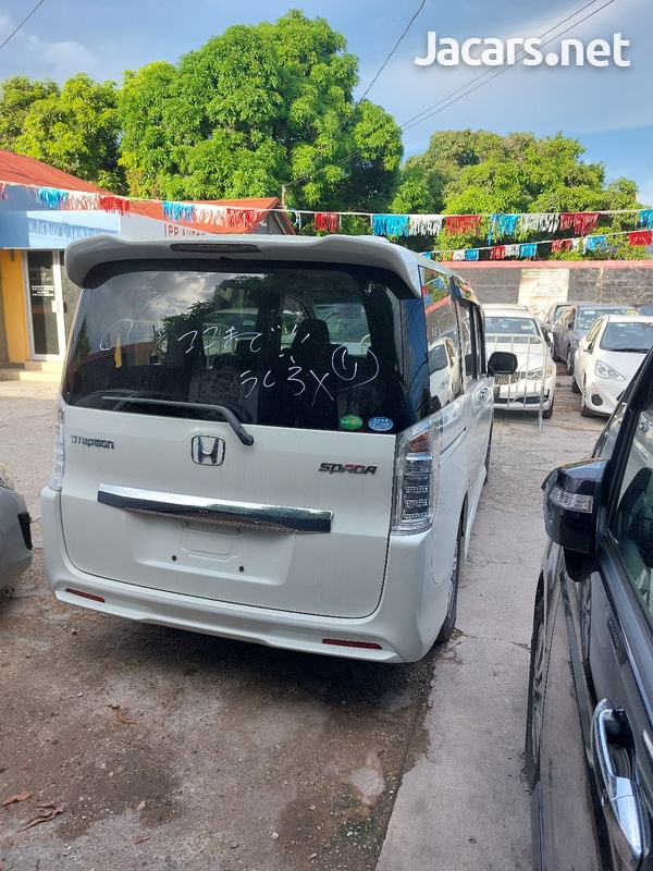 Honda Stepwagon 2,0L 2014-5