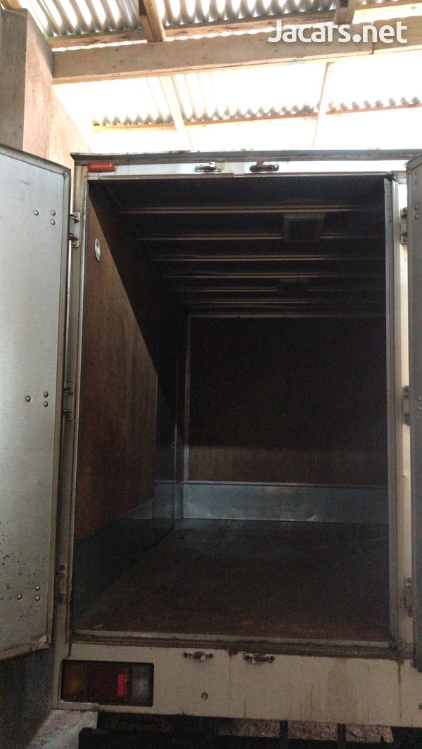 2007 Isuzu Box Truck-6