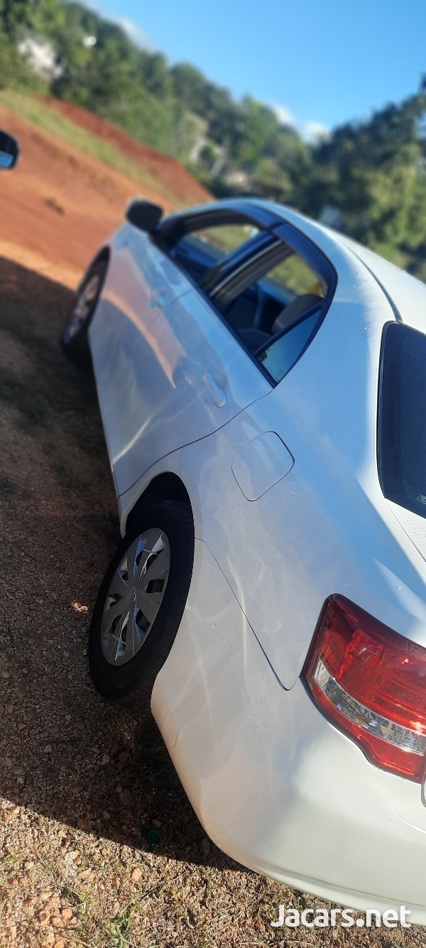 Toyota Axio 1,4L 2012-5