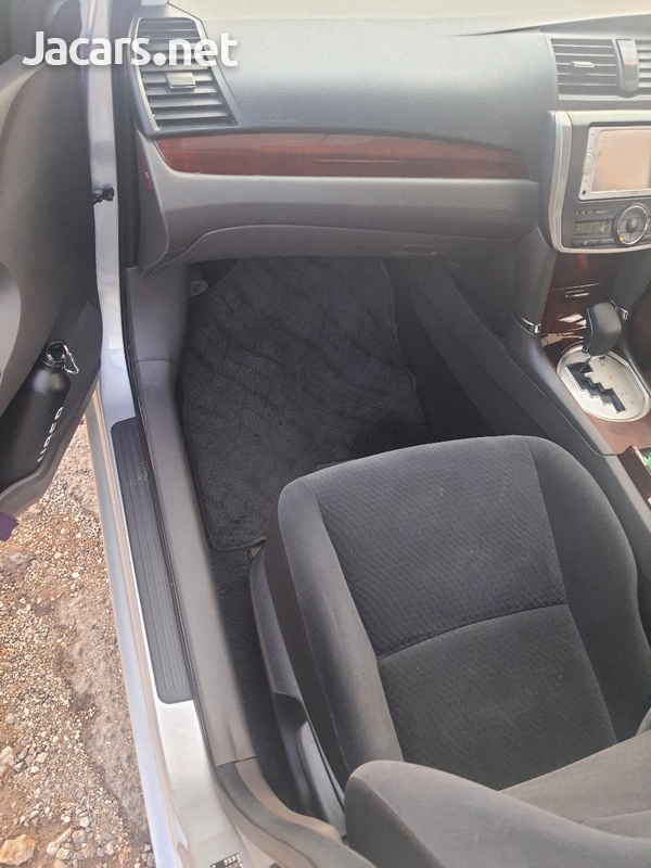 Toyota Premio 1,8L 2012-10