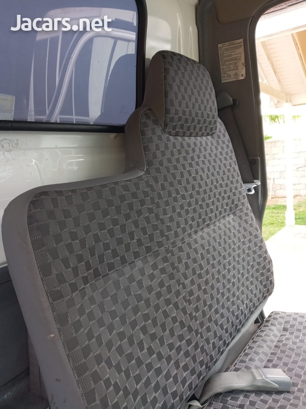 2008 Isuzu NKR box truck-4
