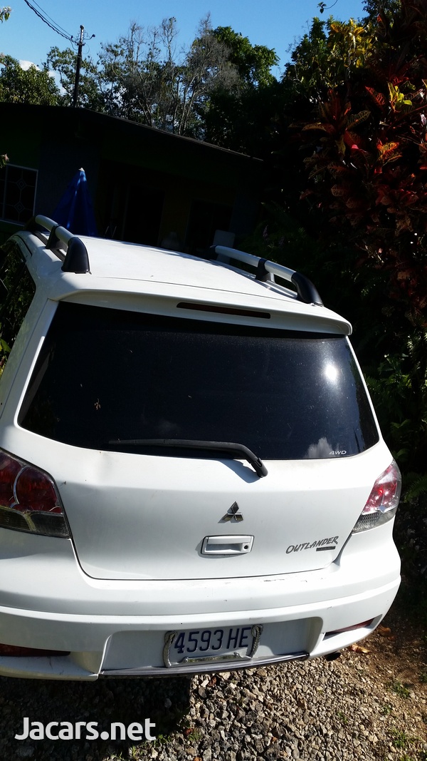 Mitsubishi Outlander or Airtrek 2,4L 2004-2