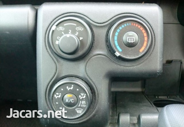 Toyota Succeed 1,5L 2016-14