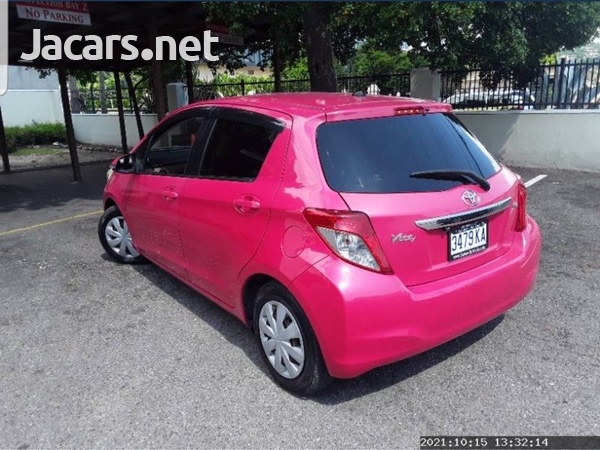 Toyota Vitz 1,0L 2012-1
