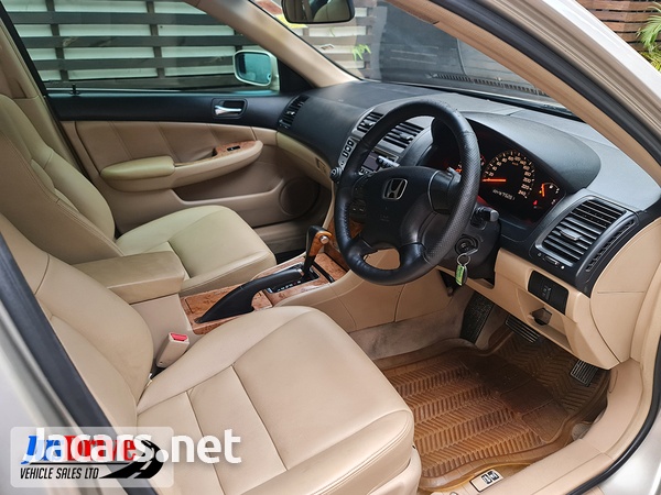 Honda Accord 2,3L 2004-9