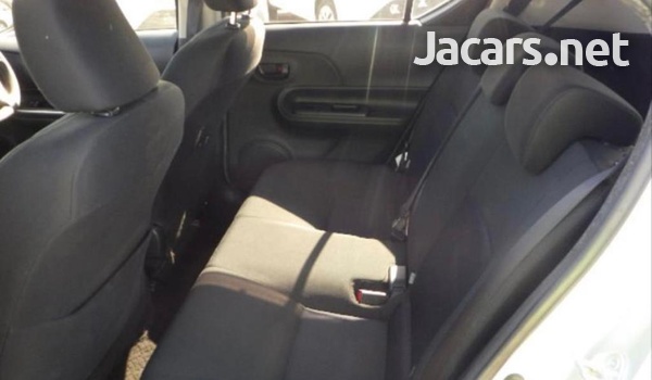 Toyota Aqua 1,5L 2017-8